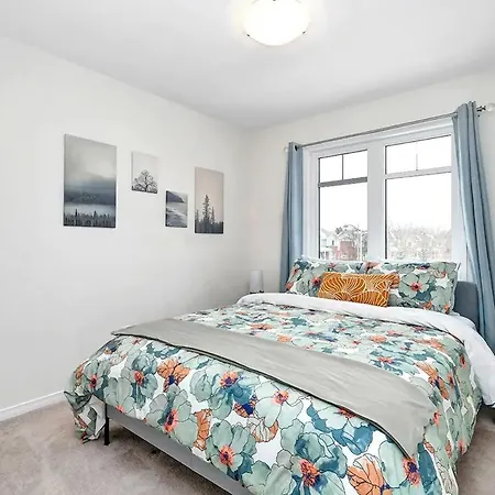 Holiday home Modern Townhome Near Attractions Ottawa