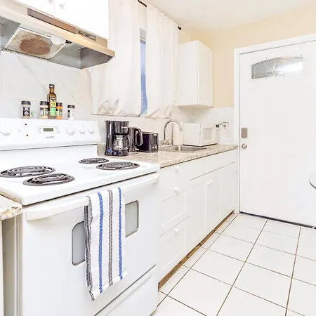1br In Chinatown - Pet-friendly *