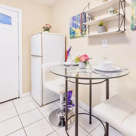 Apartment 1br In Chinatown - Pet-friendly Ottawa
