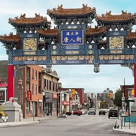 With King Bed - Near Chinatown