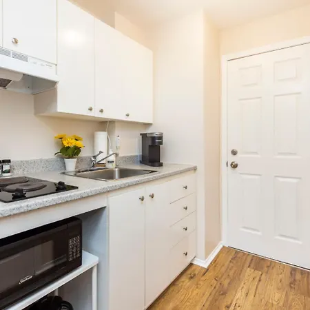 Apartment Studio Close To Algonquin College - Pet Friendly