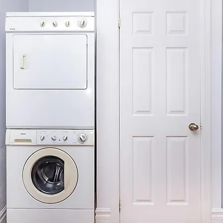 Pet-friendly - Steps To Rideau Centre Apartment Ottawa