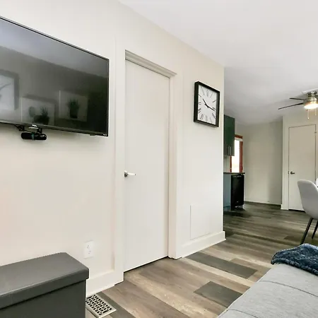 Easy Access To Downtown - Spacious Apartment Ottawa