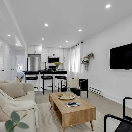 Modern 2br Near Downtown Free Parking Apartment