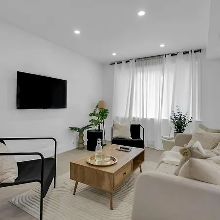 Modern 2br Near Downtown Free Parking