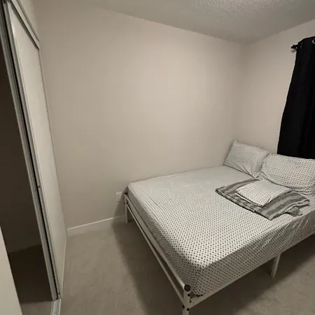 Cozy Modern In A Family Friendly Neighborhood
