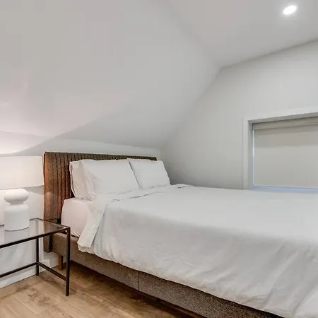 Modern Comfort - 1br Apt W Sleeper Sofa - Downtown Apartment
