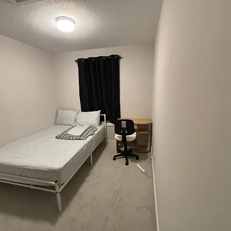 Cozy Modern In A Family Friendly Neighborhood Homestay *