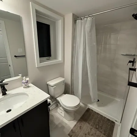 Cozy Modern In A Family Friendly Neighborhood Homestay Ottawa