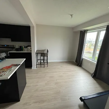 Homestay Cozy Modern In A Family Friendly Neighborhood Ottawa
