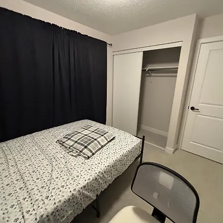 Cozy Modern In A Family Friendly Neighborhood Homestay *