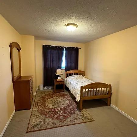 Classic Calm For Females Only - Pour Les Femmes Seulement Homestay Ottawa