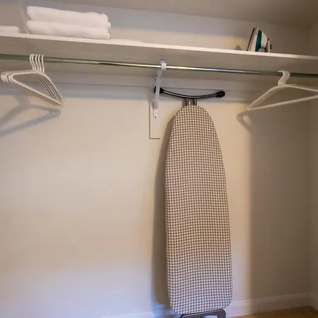 Modern 1br Haven With Big Lounge Ottawa