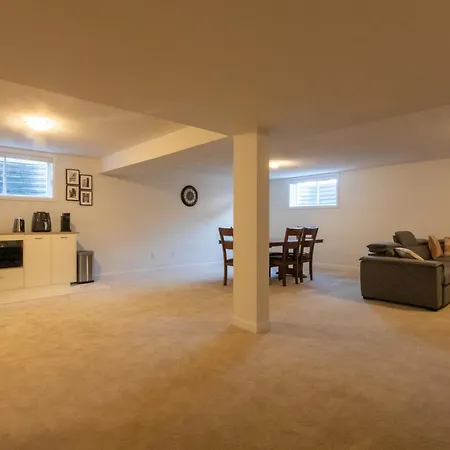 Apartment Modern 1br Haven With Big Lounge
