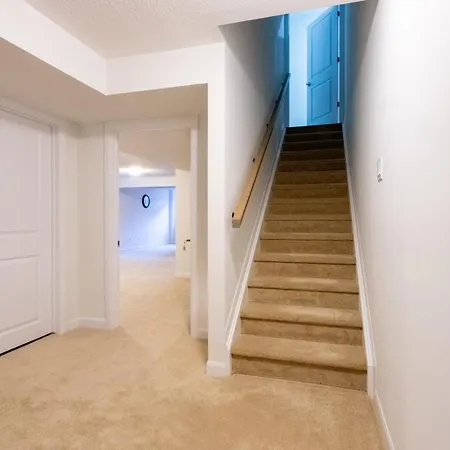 Apartment Modern 1br Haven With Big Lounge
