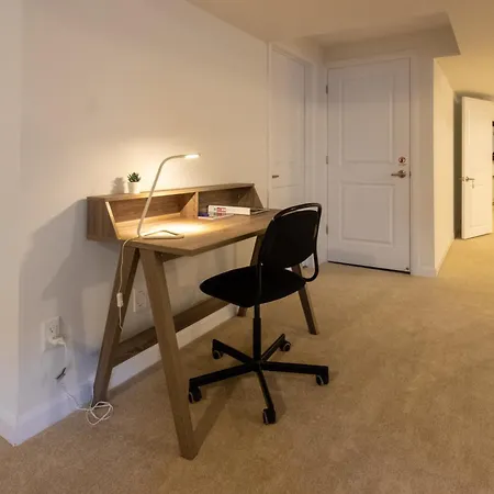 Modern 1br Haven With Big Lounge Apartment *