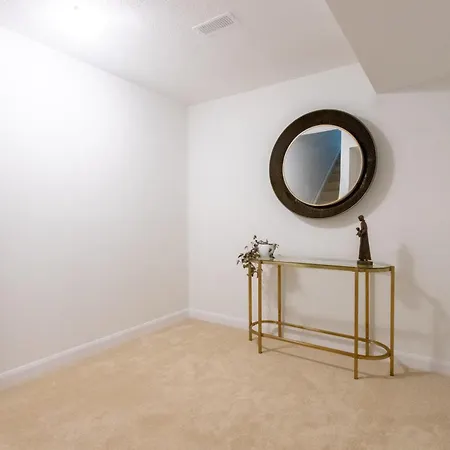 Modern 1br Haven With Big Lounge *