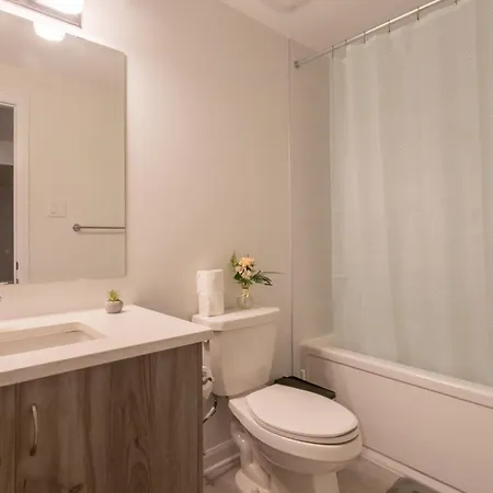 Modern 1br Haven With Big Lounge Apartment