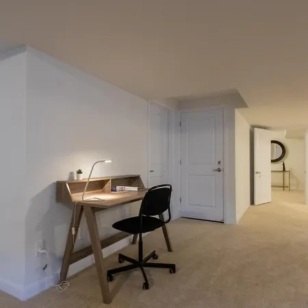 Modern 1br Haven With Big Lounge Apartment Ottawa