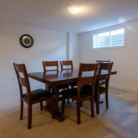 Apartment Modern 1br Haven With Big Lounge Ottawa