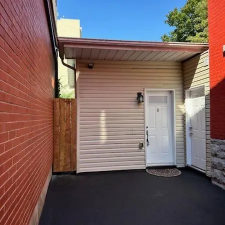 New, Private Downtown - Minimum 30 Day Apartment