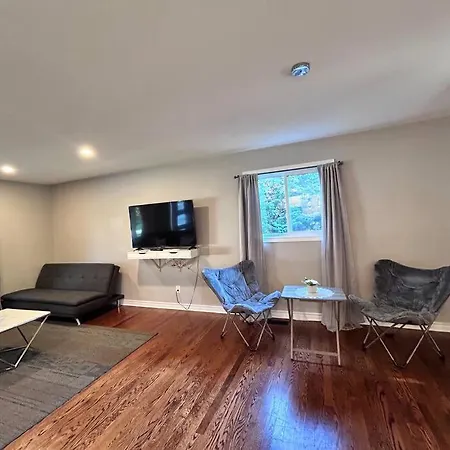Spacious And Cosy Bungalow * Ottawa