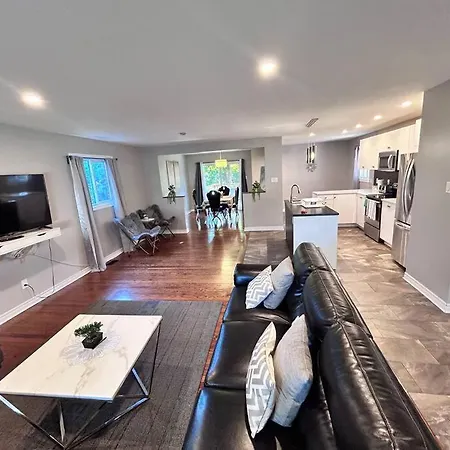 Spacious And Cosy Bungalow Holiday home *