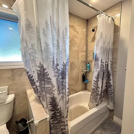 Spacious And Cosy Bungalow Holiday home Ottawa