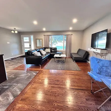Spacious And Cosy Bungalow *