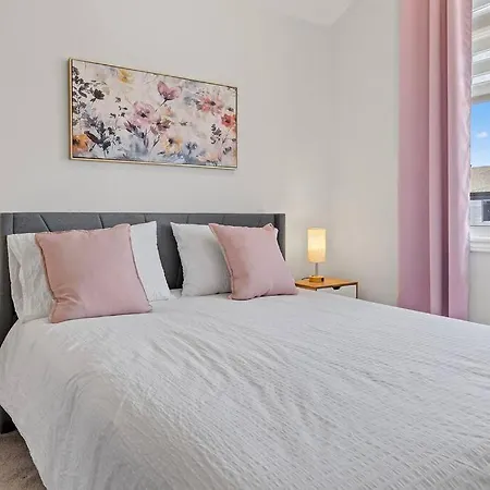 Apartment Spacious Family Downtown Ottawa