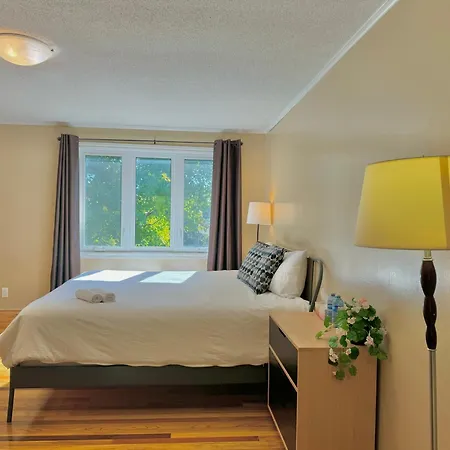 Homestay King Size Bedroom & Private Bathroom & Free Parking Ottawa