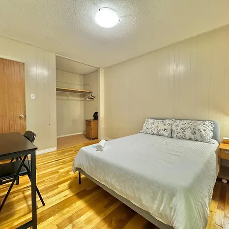 Free Parking Cozy Bedroom With Shared Bathroom Ottawa