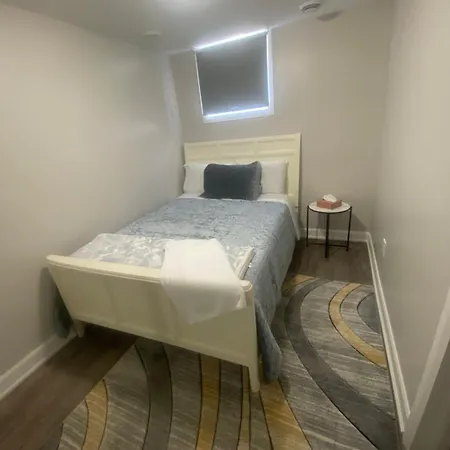 Apartment Beautiful 1 Bedroom Basement In *