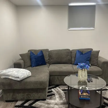 Apartment Beautiful 1 Bedroom Basement In