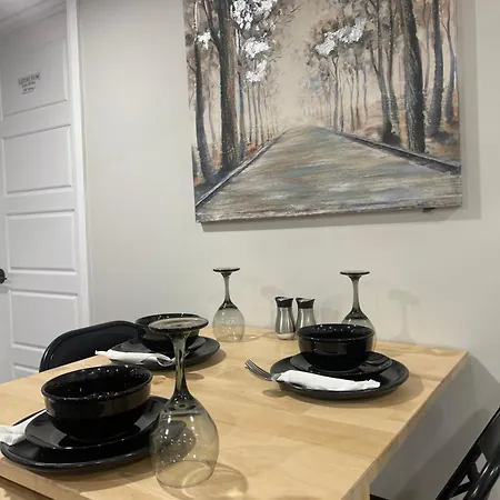 Apartment Beautiful 1 Bedroom Basement In