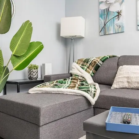 Pet-friendly - Near Chinatown & Little Italy * Ottawa