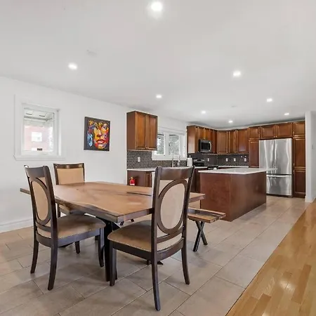 Villa W Hot Tub 4 Beds 4 Car Parking 1845 Sq Ft Ottawa