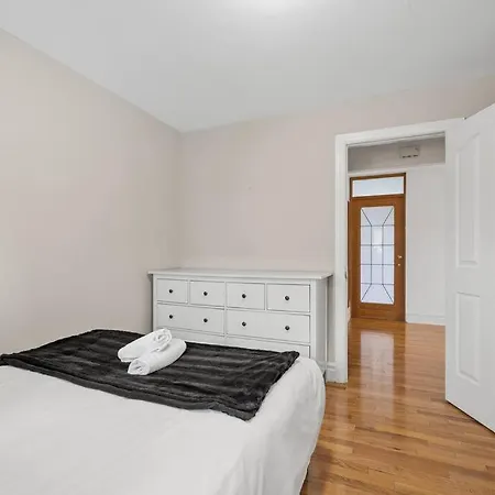 W Hot Tub 4 Beds 4 Car Parking 1845 Sq Ft