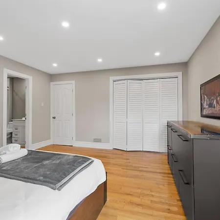 W Hot Tub 4 Beds 4 Car Parking 1845 Sq Ft Ottawa