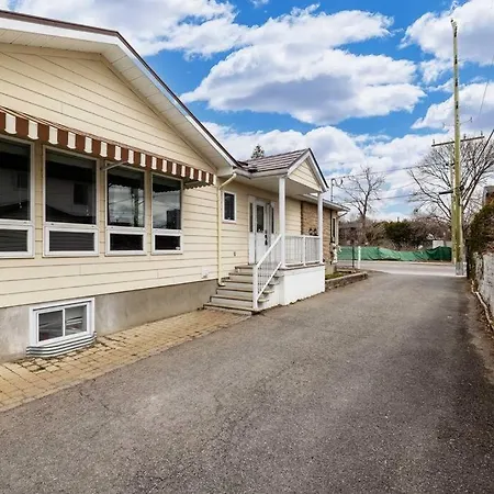 W Hot Tub 4 Beds 4 Car Parking 1845 Sq Ft
