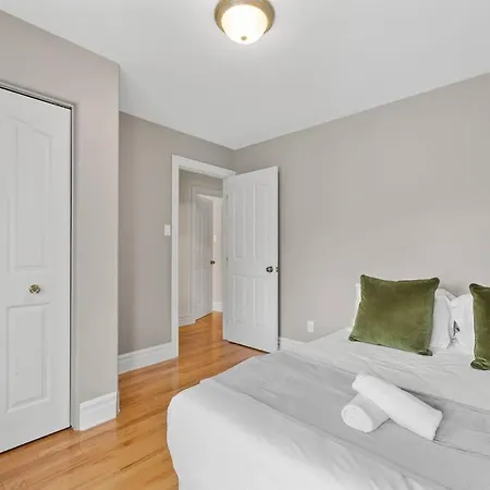 Villa W Hot Tub 4 Beds 4 Car Parking 1845 Sq Ft *