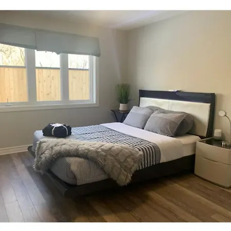 Lovely One Bedroom Just 4 Minutes From Int Airport Homestay *