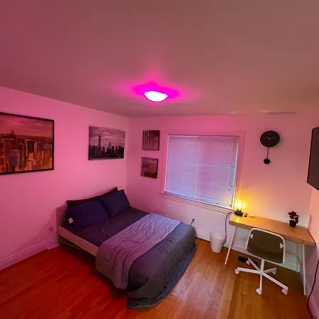 Cozy Central Apartment Ottawa