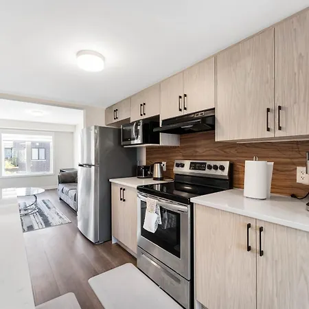 Holiday home Longe's Place Townhouse In Ottawa