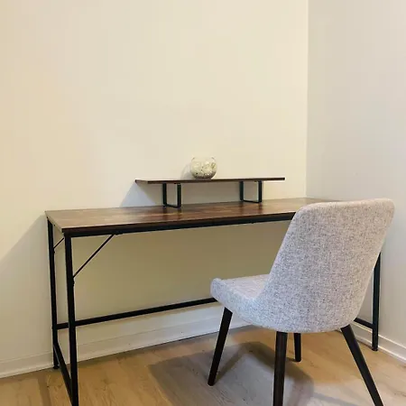 Viewmount Drive A Modern Centrally-located Gem *