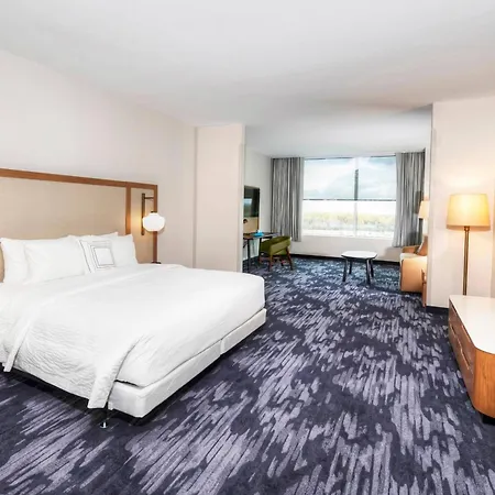 Fairfield & By Marriott Airport Ottawa