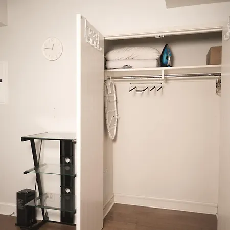 Homestay Minimum One Month In Fairly New 2 Rooms, 2 Bathrooms Ottawa