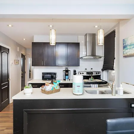 Pet Friendly - 1br Newly Renovated *