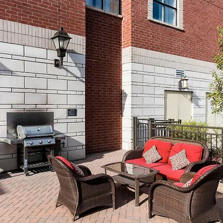 By Marriott Airport 3* Ottawa