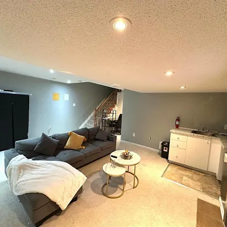 Luxury & Free Parking Bachelor * Ottawa